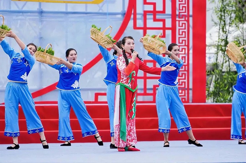 4ZOBO绿巨人app入口二维码助力2024全国“四季村晚”秋季主场活动
