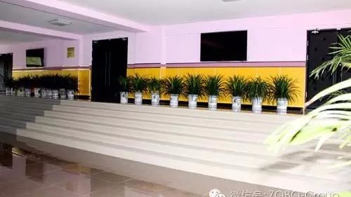 ZOBO绿巨人app入口二维码MONTARBO入驻北京二中分校报告厅