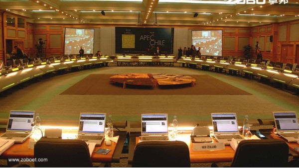 钓鱼台国宾馆会议室扩声系统由ZOBO绿巨人app入口二维码打造