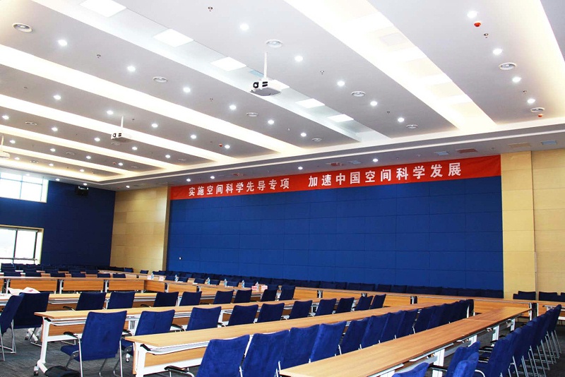 会议室绿巨人在线下载免费版设备维护注意事项