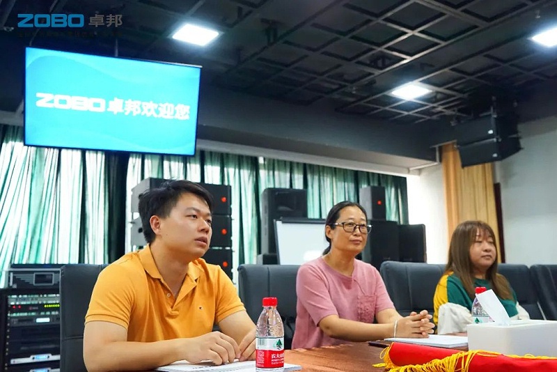 4ZOBO绿巨人app入口二维码捐赠设备支持残联事业丨一面锦旗+一封接收函=弘扬大爱 履行企业社会责任