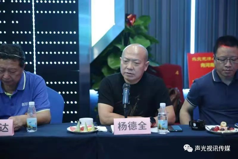 ZOBO董事长张新峰作为声光视讯行业联盟代表赴豫芒温暖灾区，传递爱心