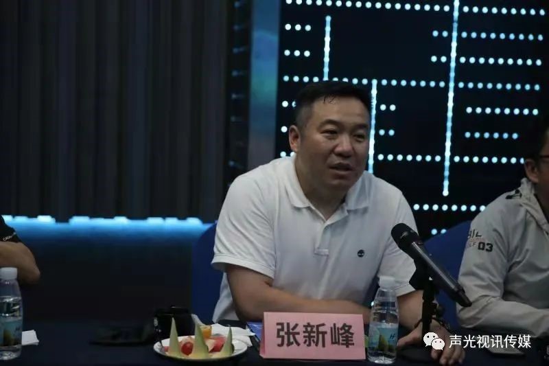 ZOBO董事长张新峰作为声光视讯行业联盟代表赴豫芒温暖灾区，传递爱心