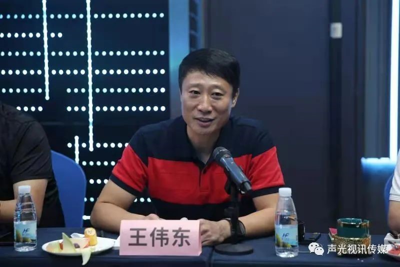 ZOBO董事长张新峰作为声光视讯行业联盟代表赴豫芒温暖灾区，传递爱心