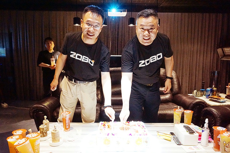 ZOBO绿巨人app入口二维码党支部组织“七一”党员集体政治生日会暨共同庆祝香港回归25周年