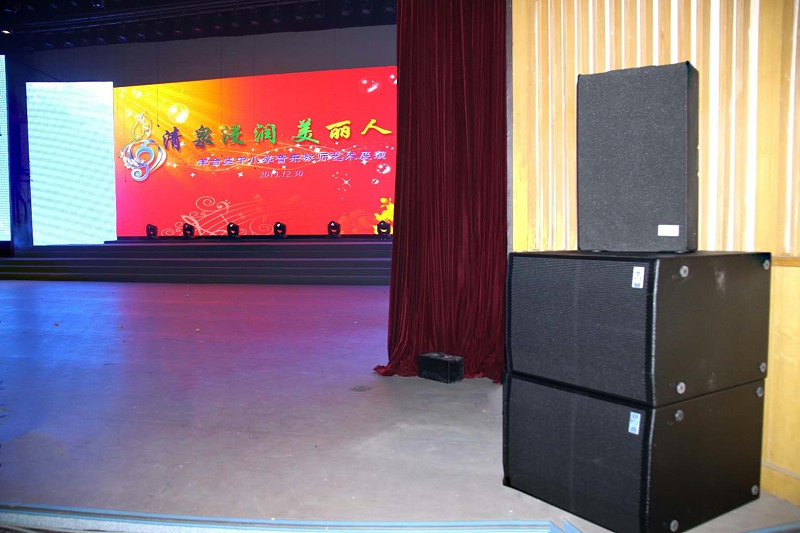 剧场绿巨人app黑科技音视频系统声啸成因及纠正措施