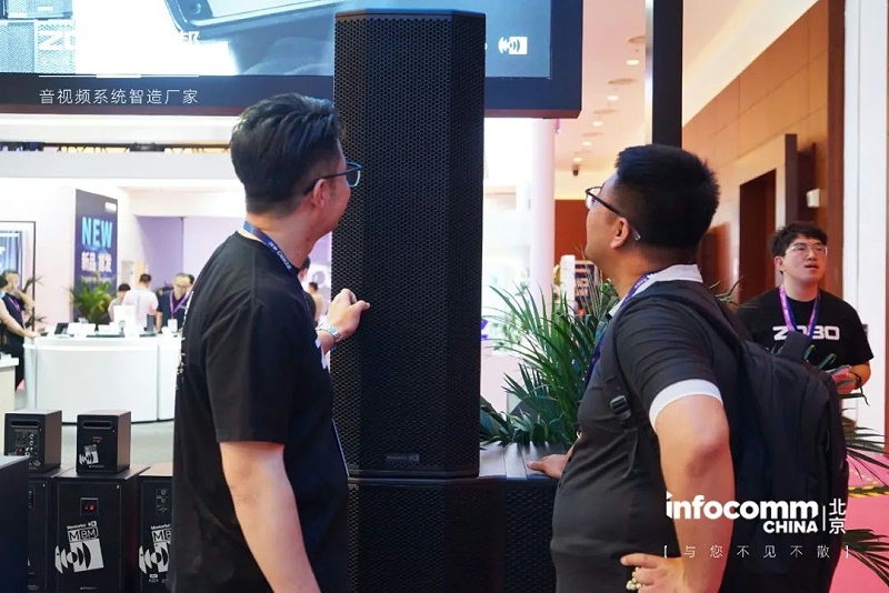 6聚焦展会盛况丨北京infocomm展 ZOBO绿巨人app入口二维码新品亮相第二天 热度依旧不减 好评如潮