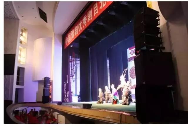 舞台绿巨人在线下载免费版烘托舞台艺术效果的方式