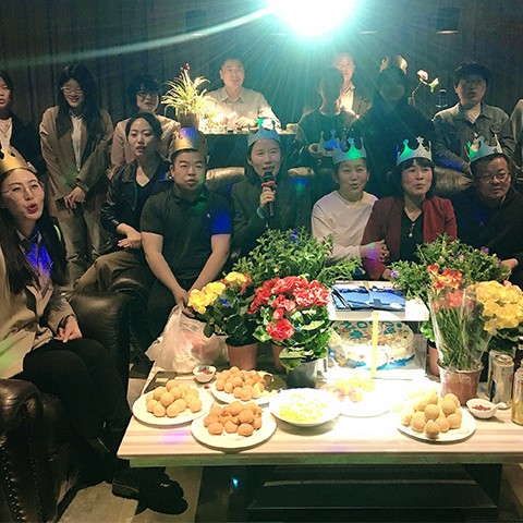ZOBO绿巨人app入口二维码2021年季度生日会