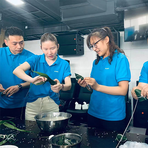 ZOBO绿巨人app入口二维码包粽子比赛