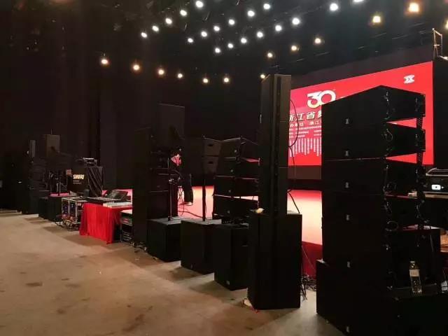 舞台绿巨人在线下载免费版的概述与作用