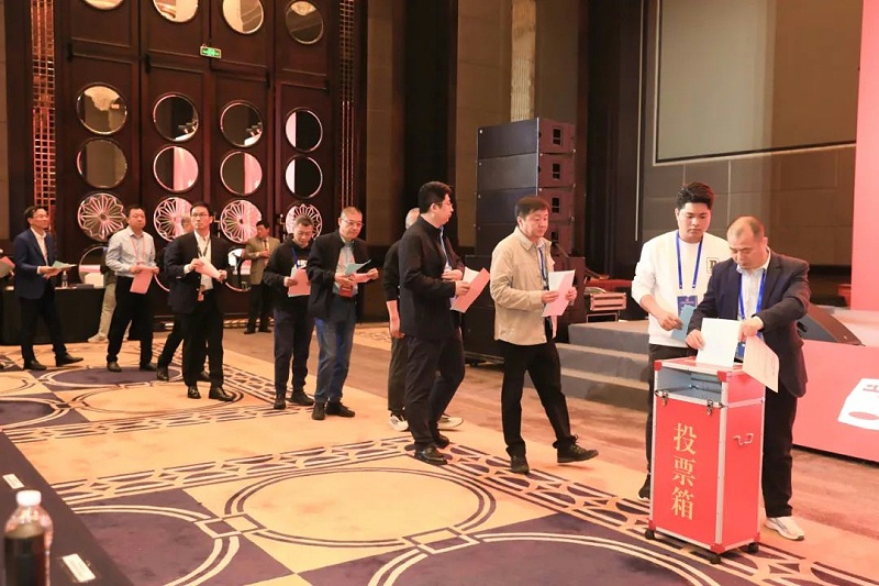 祝贺ZOBO绿巨人app入口二维码董事长张新峰当选中国演艺设备技术协会第七届常务理事