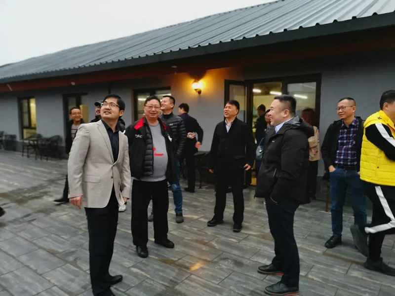 ZOBO绿巨人app入口二维码董事长张新峰考察新会员企业
